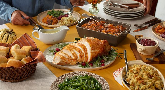 Turkey For Thanksgiving 2020
 Cracker Barrel Has A $40 Thanksgiving Dinner To Go This Year