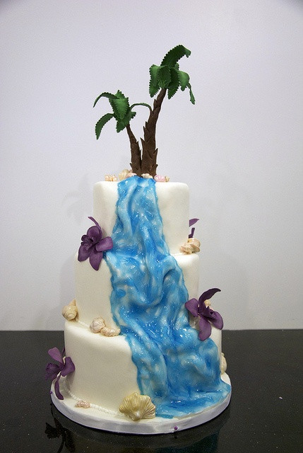 Waterfalls Wedding Cakes
 25 best Waterfall Cake images on Pinterest