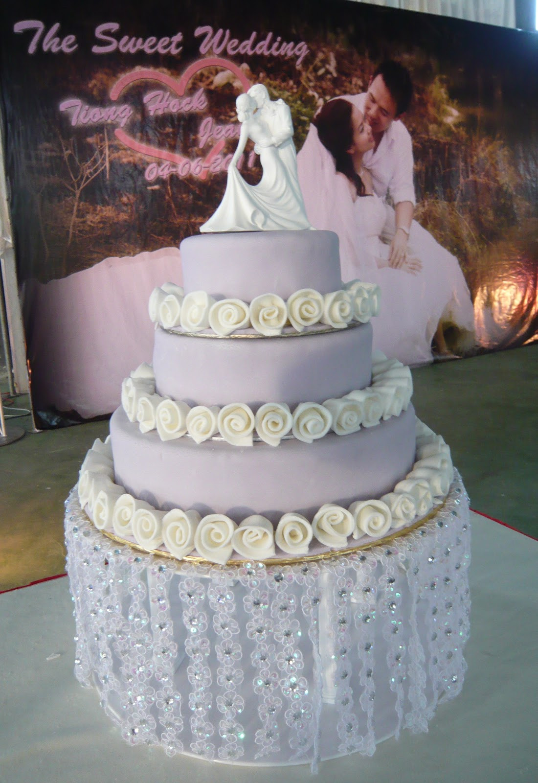 Waterfalls Wedding Cakes
 Jenn Cupcakes & Muffins Waterfall Wedding cake