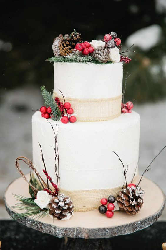 Winter Themed Wedding Cakes
 Berry Decorated Wedding Cakes For Winter Arabia Weddings