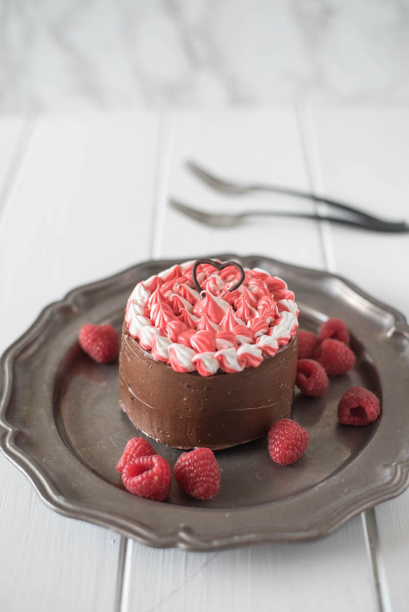 Valentine Chocolate Desserts
 11 Adorable DIY Chocolate Desserts For Valentine’s Day