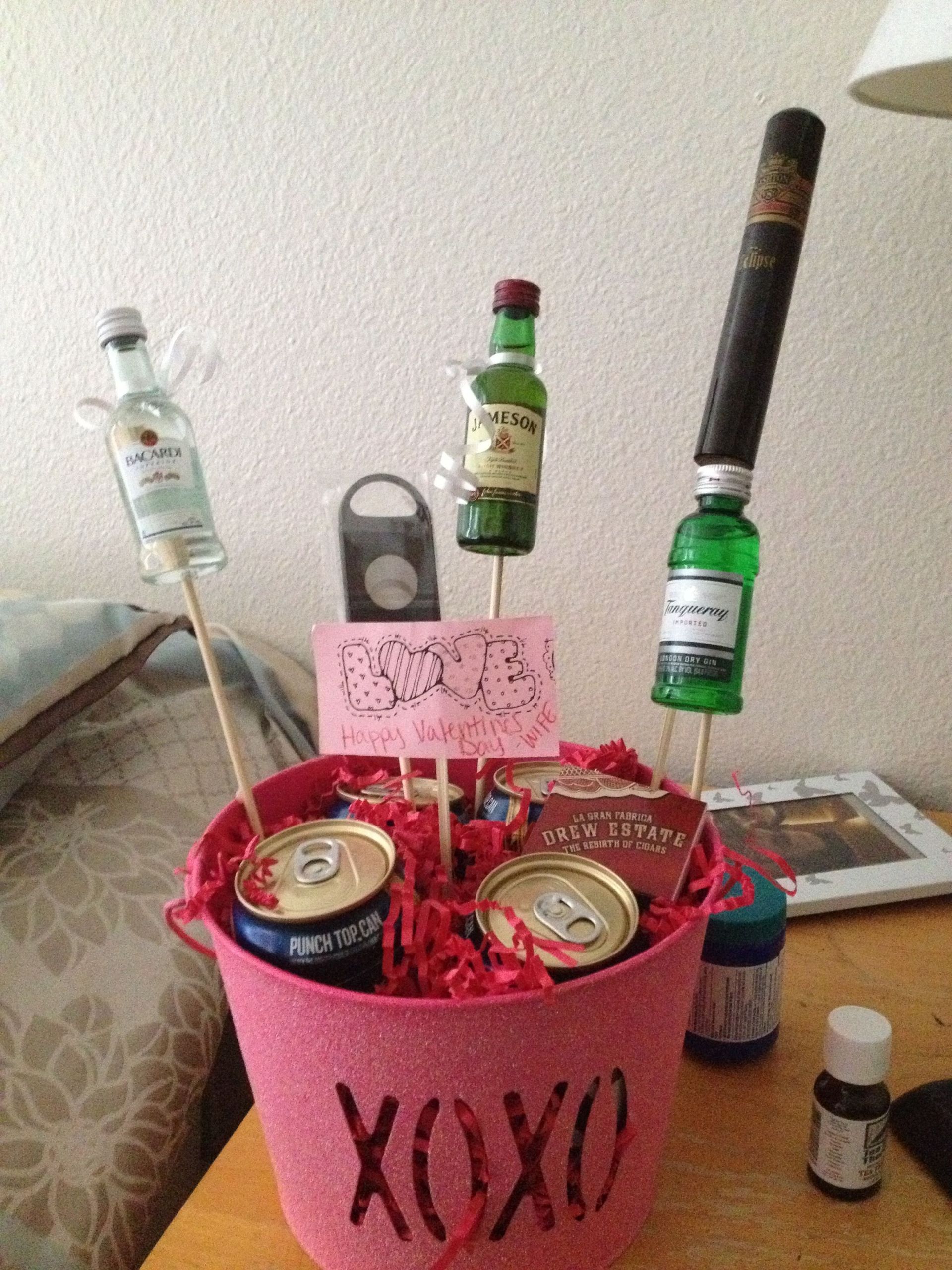 Valentine Husband Gift Ideas
 I would do this in Christmas a theme t for husband