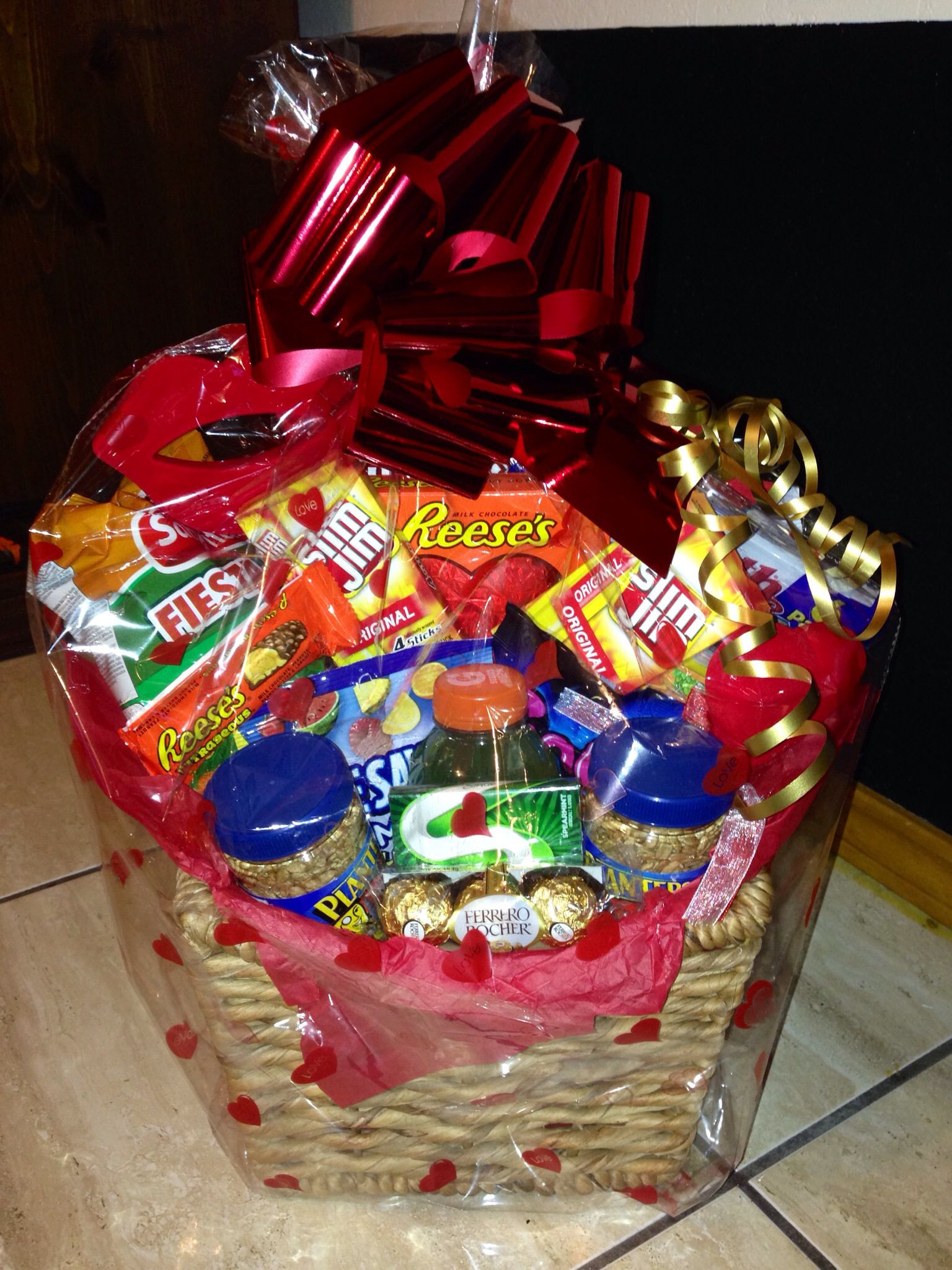 Valentine'S Day Gift Basket Ideas For Him
 DIY valentines basket