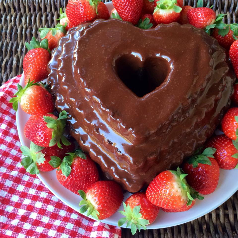 Valentines Day Cake Ideas
 Valentines Day Heart Cake The Preppy Hostess
