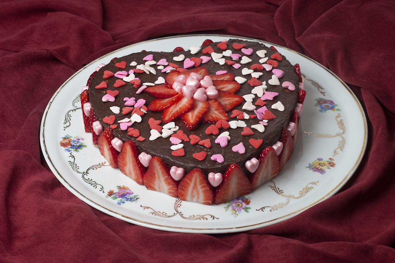 Valentines Day Cakes Pictures
 An easy Valentine s Day chocolate cake