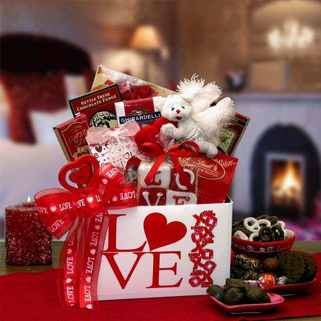 Valentines Day Gift Basket
 Valentine s Day Gift Baskets For Your Sweet Girlfriend