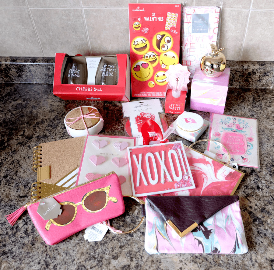 Valentines Day Gift Baskets
 Perfect Gifts From Hallmark For Valentine s Day Yee